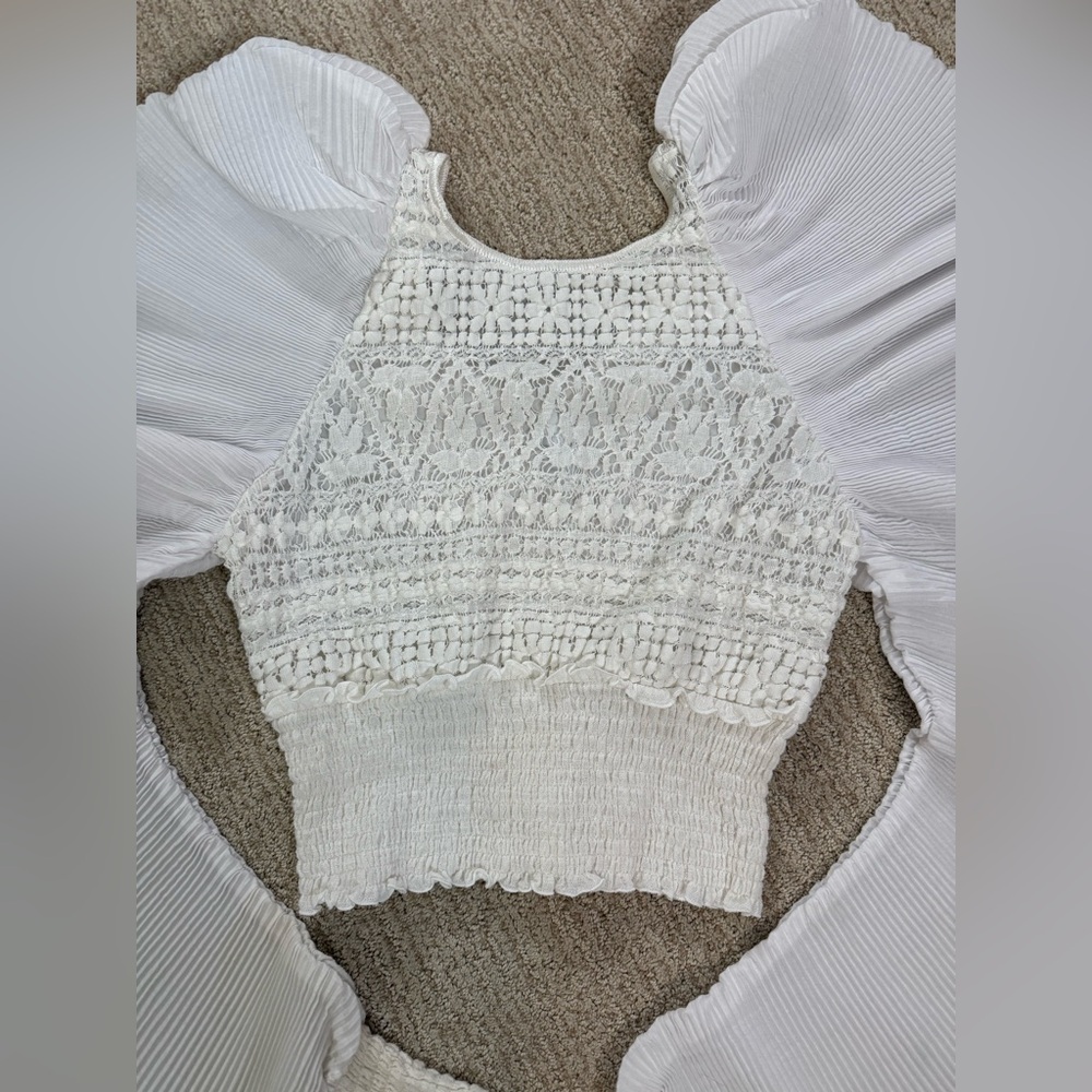 INTERMIX White Crochet Top with Pleated Sleeves- XS great condition!
